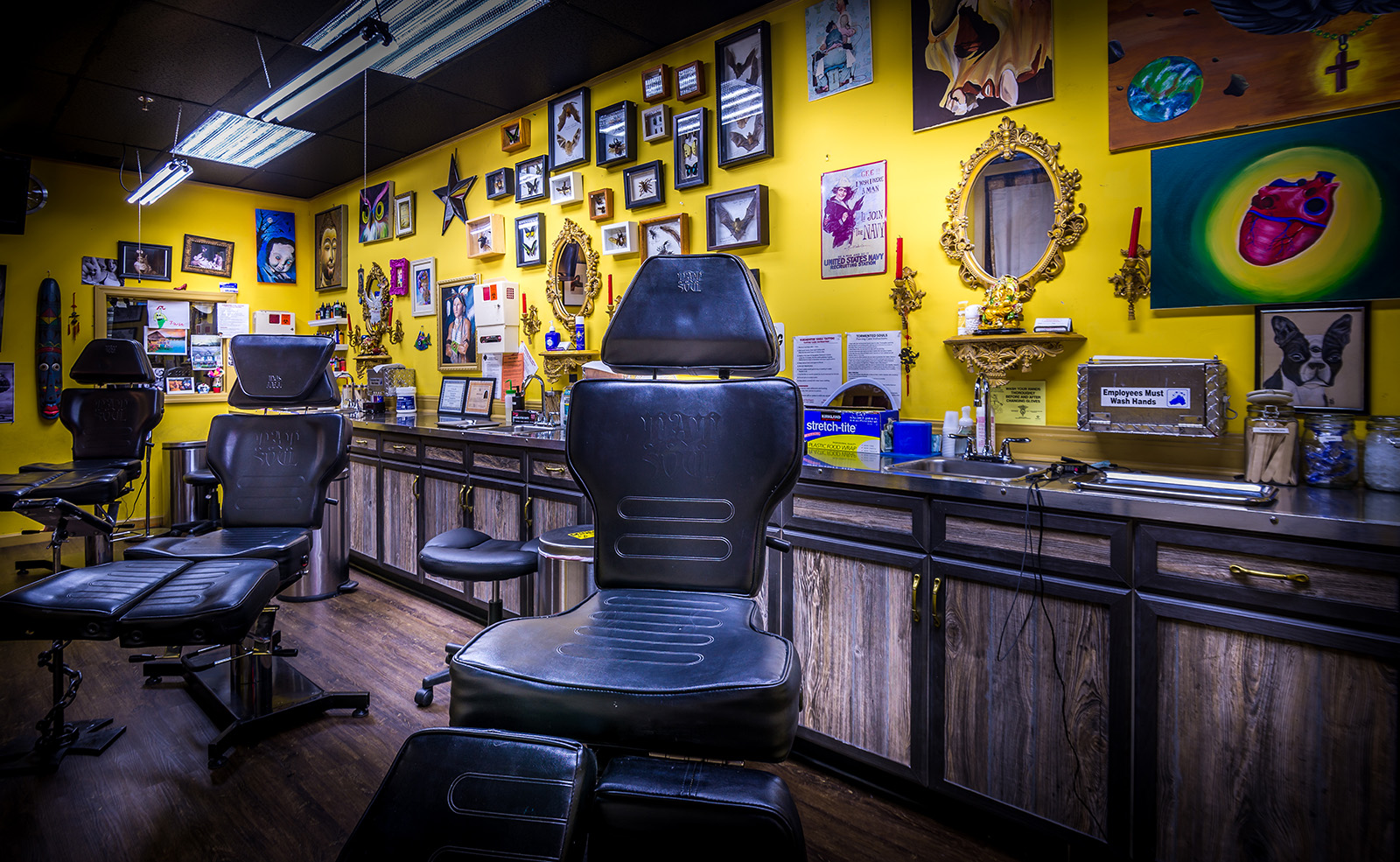 What to Avoid when Looking for a Tattoo Shop - Tormented Souls